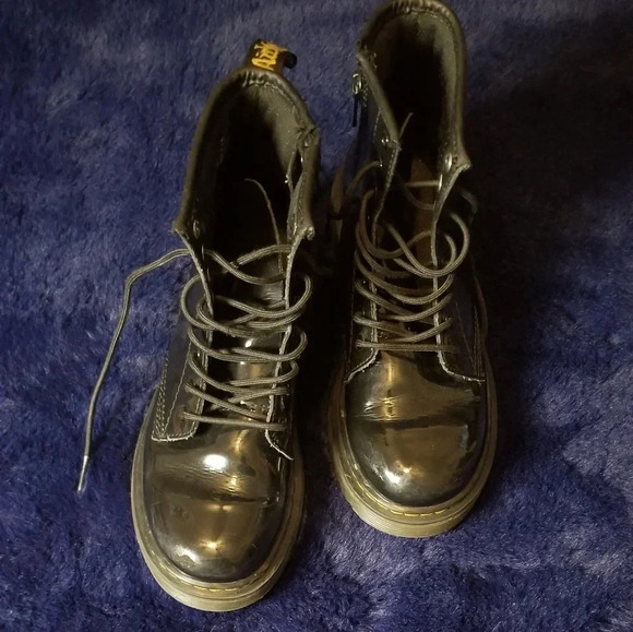 Youth black doc martens, size 2 - Picture 3 of 7